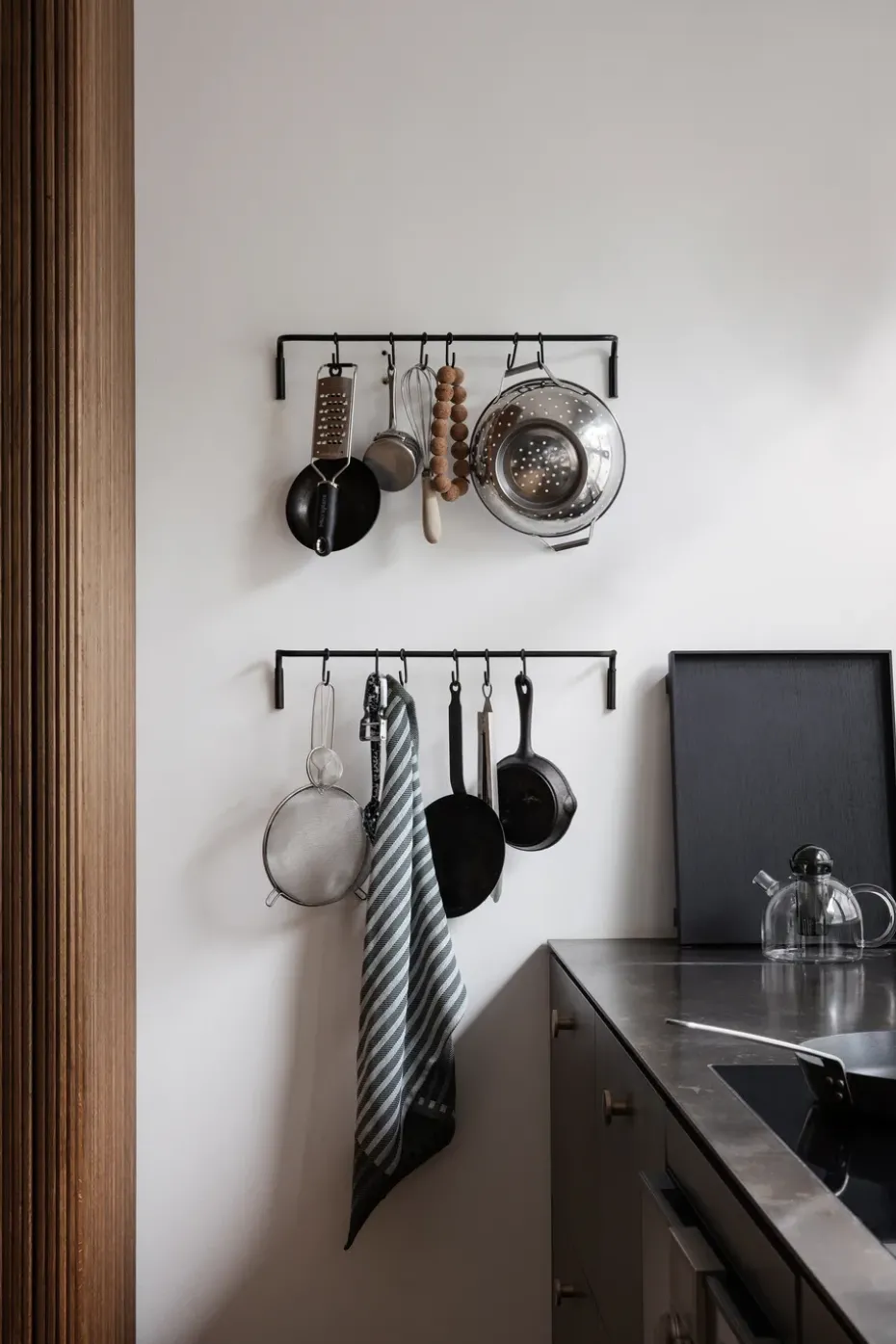Barra de cocina con 6 ganchos, latón negro