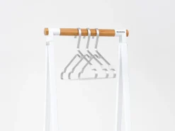 Burro para ropa Linn perchero compacto, Blanco