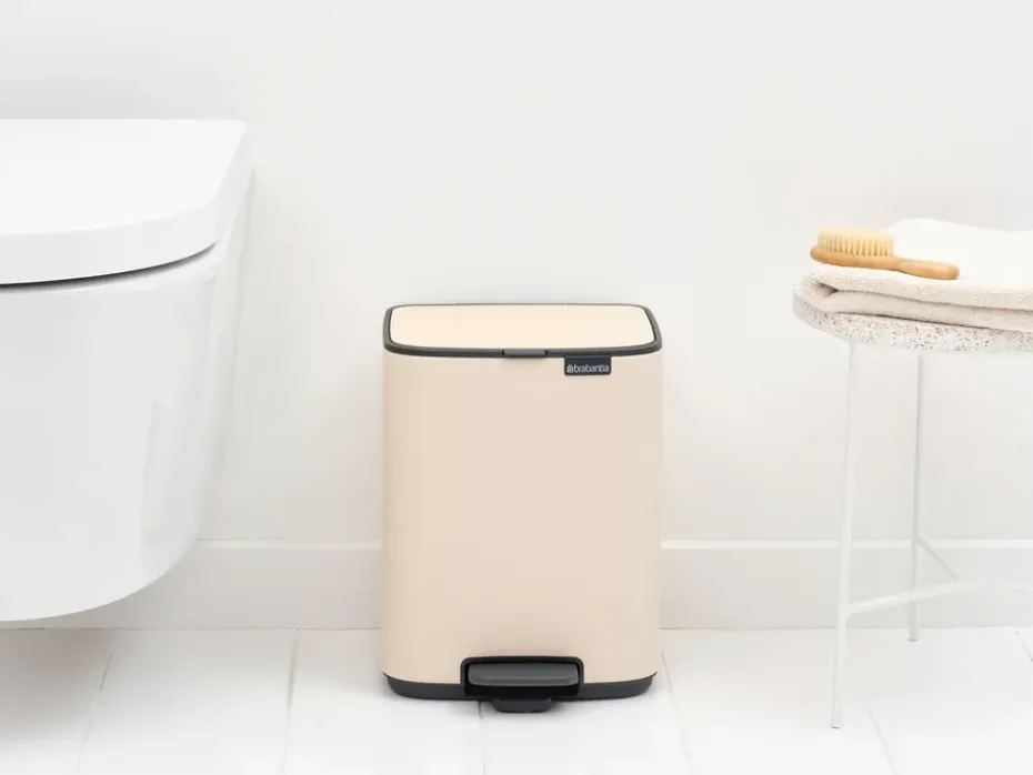 Cubo de basura con pedal Bo 7 L, Beige suave
