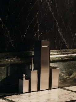 Dispensador de jabón Sama, Brushed stainless steel