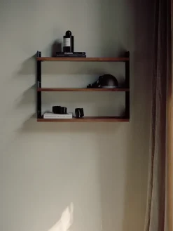 Estantería de pared New Works Tea Shelf 46x62,5 cm, Nogal