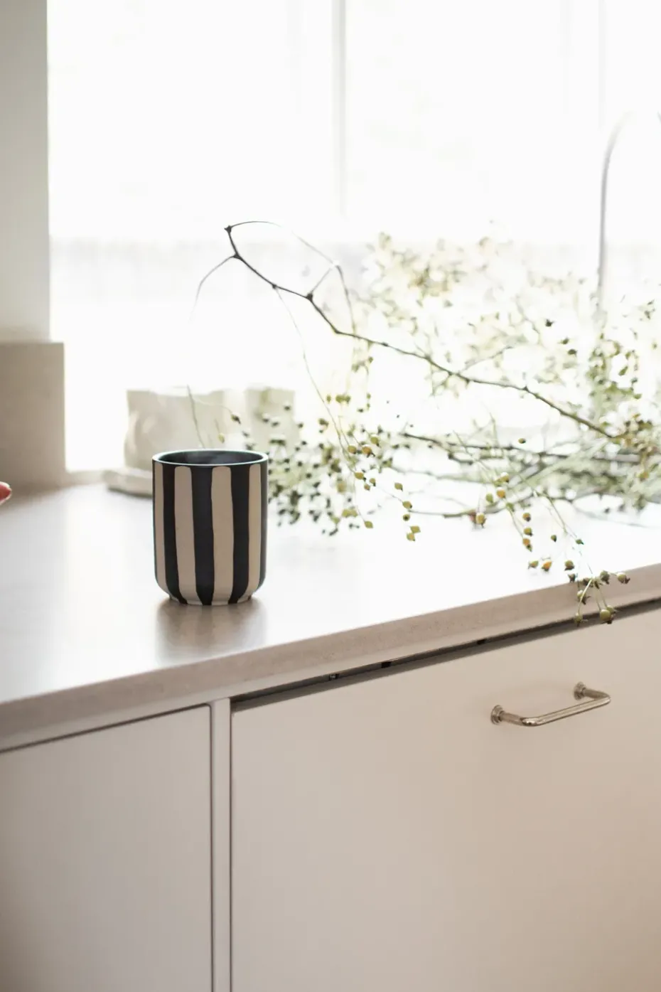 Vela aromática Burn 60 h, Stripe black