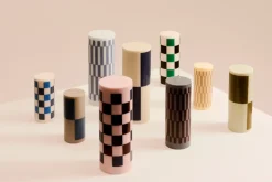 Vela gruesa Column Candle medium 20 cm, Off white-green-black check