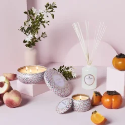 Vela perfumada Maison Blanc 3-wick Tin 40 horas, Saijo Persimmon
